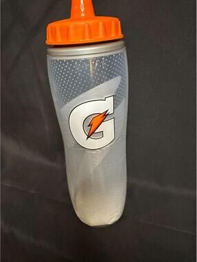 Gatorade 30 oz. Insulated Squeeze Bottle- Grey